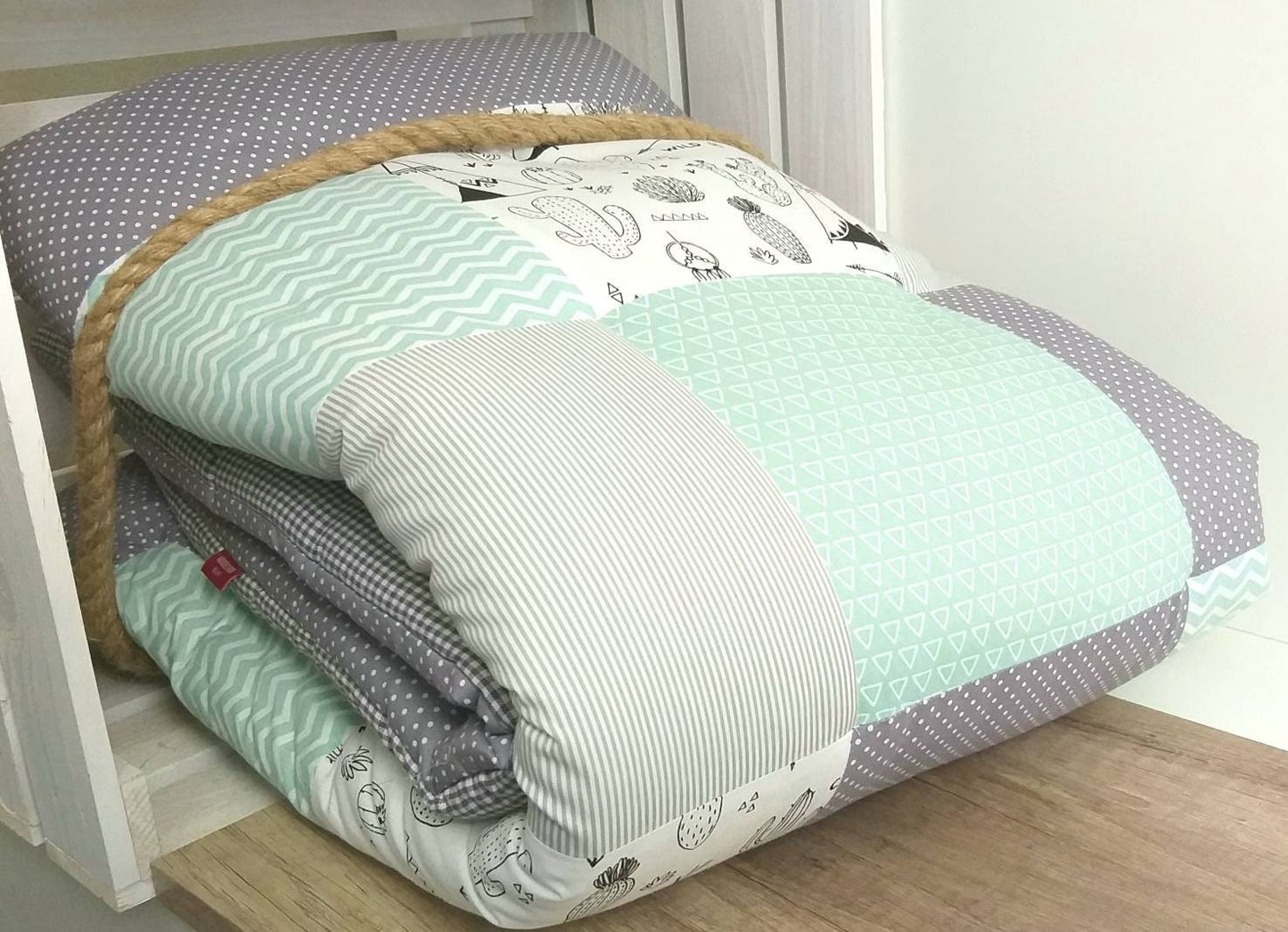 Krabbeldecke - Patchwork - Decke - Babydecke - 3-4cm dick - mit Namen - KAKTEEN TIPI Mint/Grau/Weiß *100x100cm* 120×120cm *140x140cm
