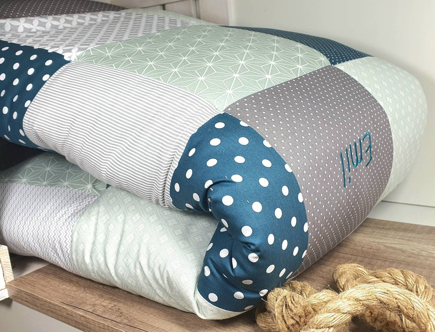 Krabbeldecke - Patchwork - Decke - Babydecke - Mint/Grau/Weiß - 3-4cm dick - mit Namensstickerei - SALBEI grün / taupe grau / petrol