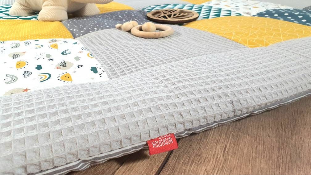 3-4cm dicke Krabbeldecke - Patchwork - Waffelstoff Decke - Babydecke - mit Namen REGEBOGEN petrol senf hellgrau