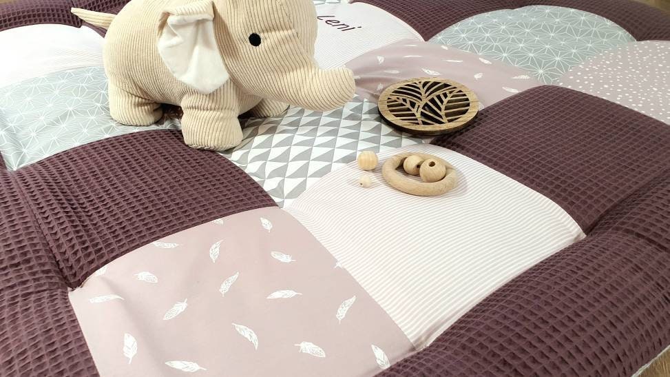 3-4cm dicke Krabbeldecke - Patchwork - Decke - Babydecke - Waffelpique Federn altrosa/grau/weiß - mit Namen