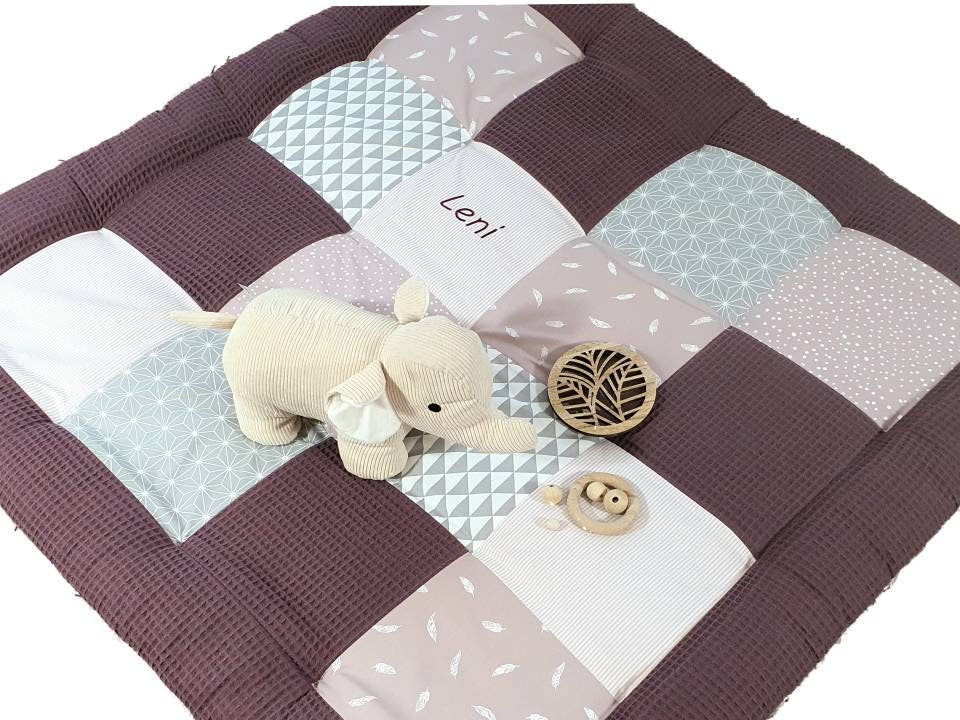 3-4cm dicke Krabbeldecke - Patchwork - Decke - Babydecke - Waffelpique Federn altrosa/grau/weiß - mit Namen