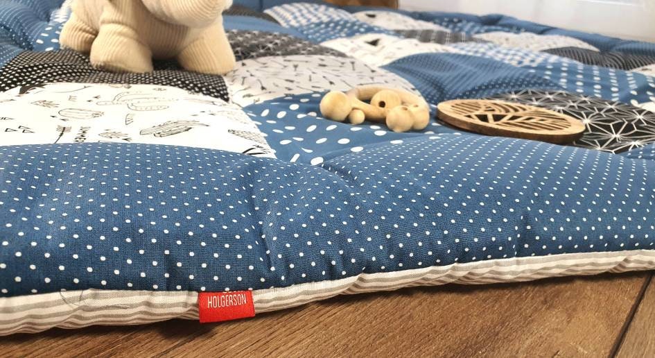 3-4cm dicke Krabbeldecke - Patchwork - Decke - Babydecke - TIPI Kaktus jeansblau / schwarz / weiß - personalisierbar mit Namen