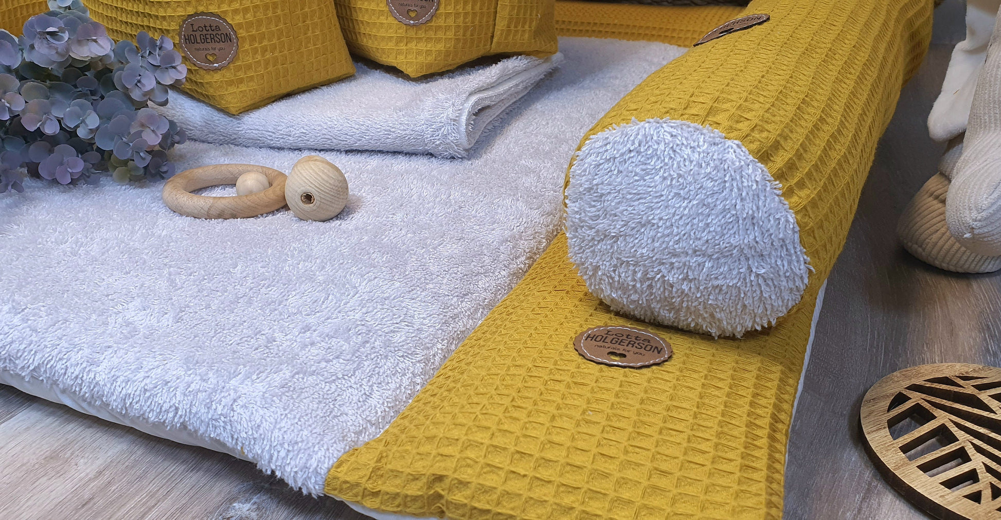 Set WICKELAUFLAGE inkl. Wickeltischrolle, wasserdichter Wickelunterlage, 2er Set Utensilos - Waffelpique Senf gelb Frottee Beige