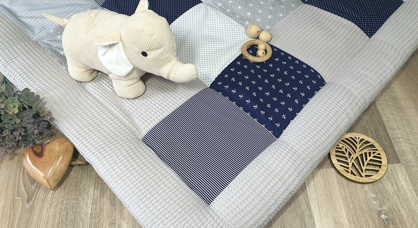 3-4cm dicke Krabbeldecke - Patchwork - Waffelstoff Decke - Babydecke - Anker dunkelblau/hellgrau/weiß - mit Namen