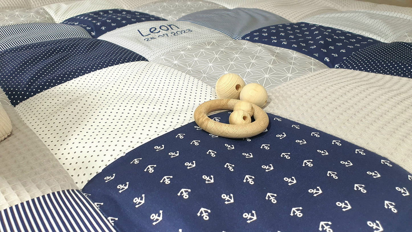 3-4cm dicke Krabbeldecke - Patchwork - Waffelstoff Decke - Babydecke - Anker dunkelblau/hellgrau/weiß - mit Namen