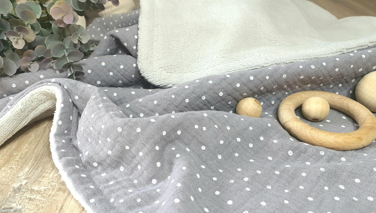 kuschelige Babydecke - personalisierbar mit Namen / Kuscheldecke / Geschenk Geburt Taufe / Musselin hellgrau Bamboo Frottee creme