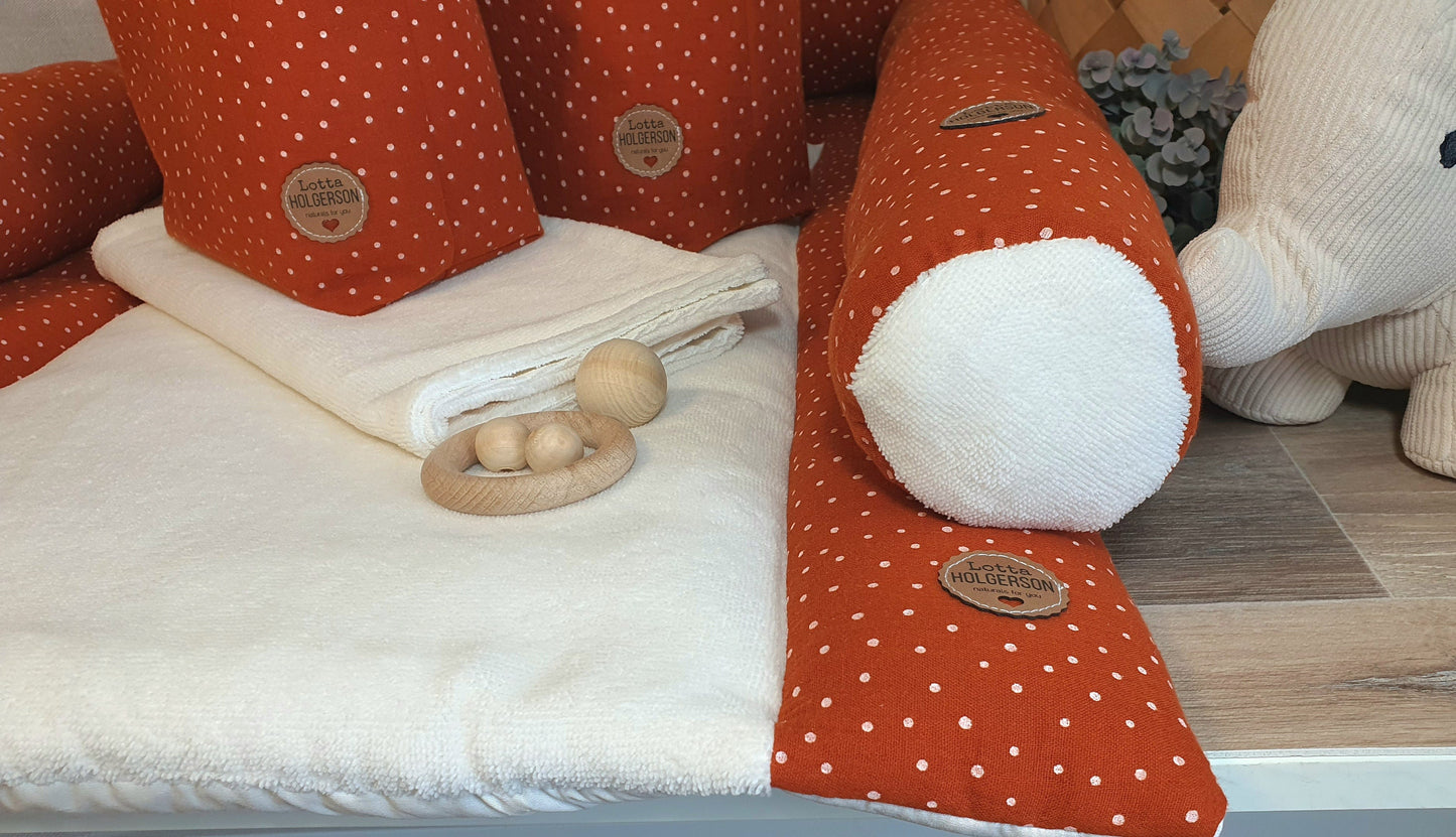 5er-Set - Wickelauflage inkl. Wickeltischrolle, wasserdichte Wickelunterlage, 2x Utensilos - Musselin rost flauschiger Bamboo Frottee beige