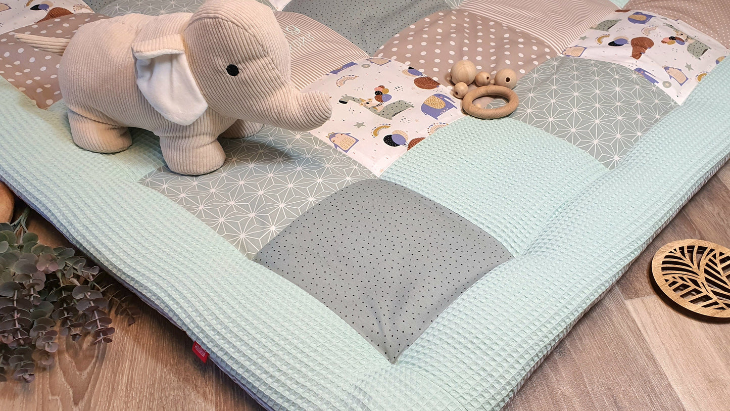 3-4cm dicke Krabbeldecke - Patchwork - Waffelstoff Decke - Babydecke - mit Namen ELEFANT GIRAFFE mint beige