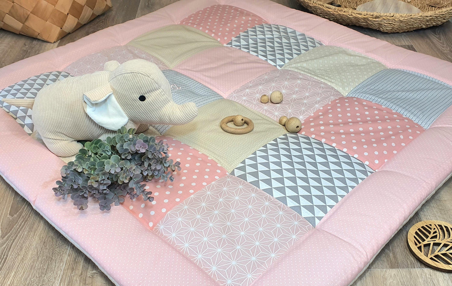 3-4cm dickeKrabbeldecke - Patchwork - Decke - Babydecke - beige koralle weiß - mit Namen / Datum / Uhrzeit / Größe / Gewicht
