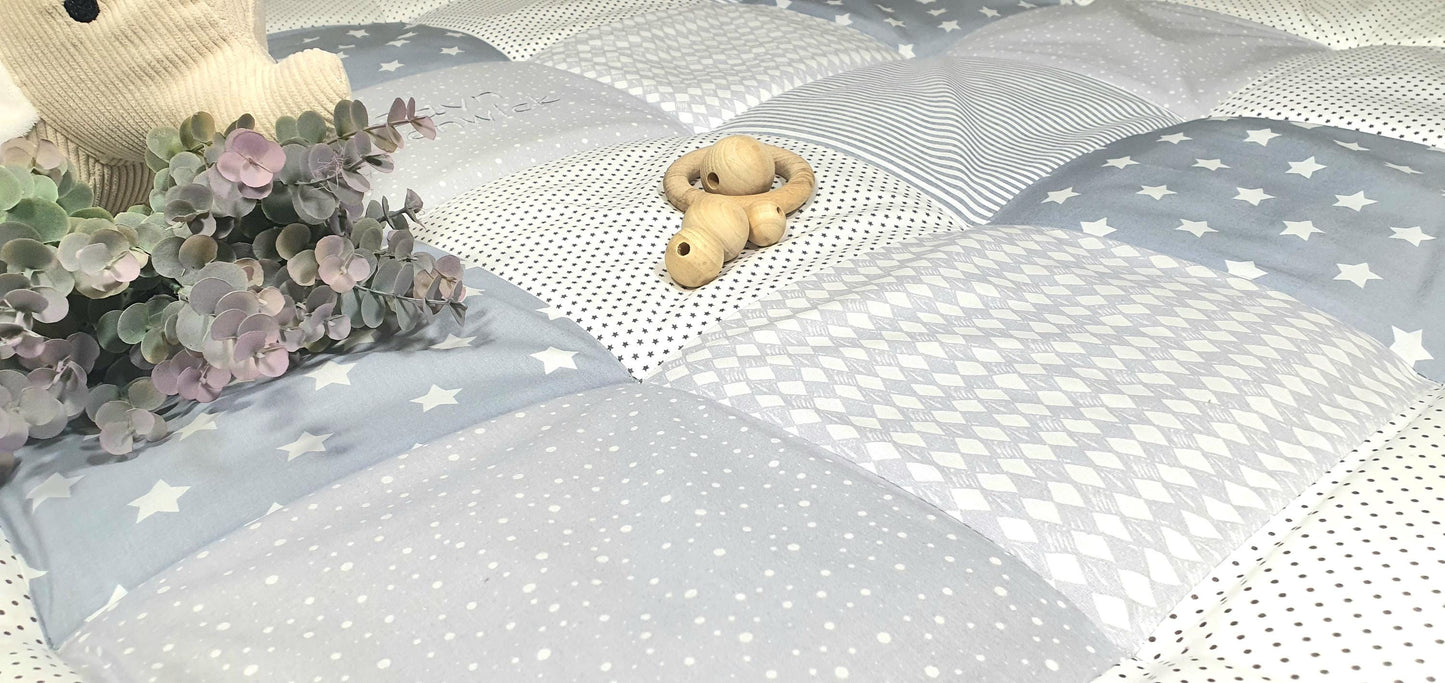 Krabbeldecke - Waffelstoff - Patchwork - Decke - Babydecke - Spieldecke - 3-4cm dick - mit Namensstickerei - ELEFANT hellgrau / beige
