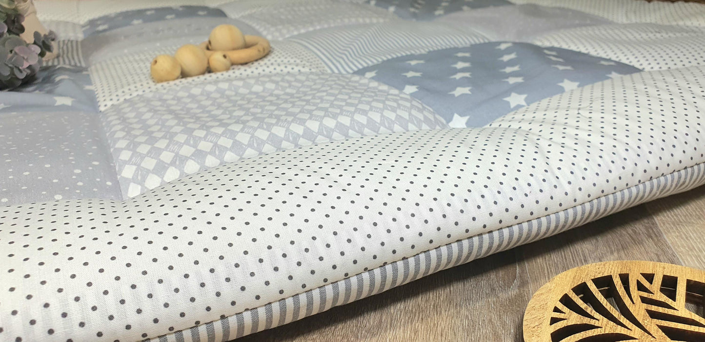 Krabbeldecke - Waffelstoff - Patchwork - Decke - Babydecke - Spieldecke - 3-4cm dick - mit Namensstickerei - ELEFANT hellgrau / beige