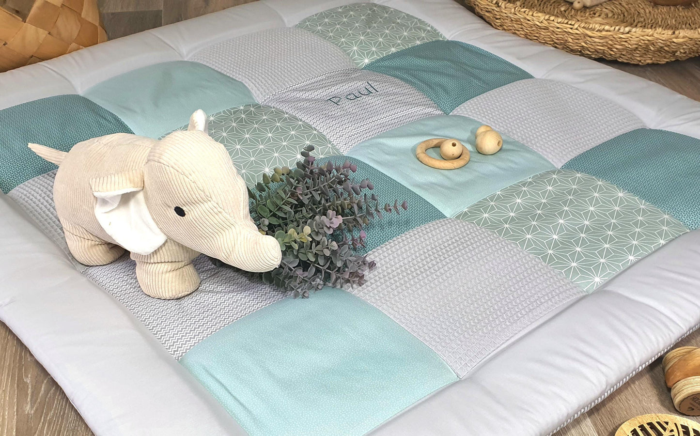 3-4cm dicke Krabbeldecke - Patchwork - Decke - Babydecke - Mint/Grau/Weiß - mit Namensstickerei - SALBEI grün / taupe grau