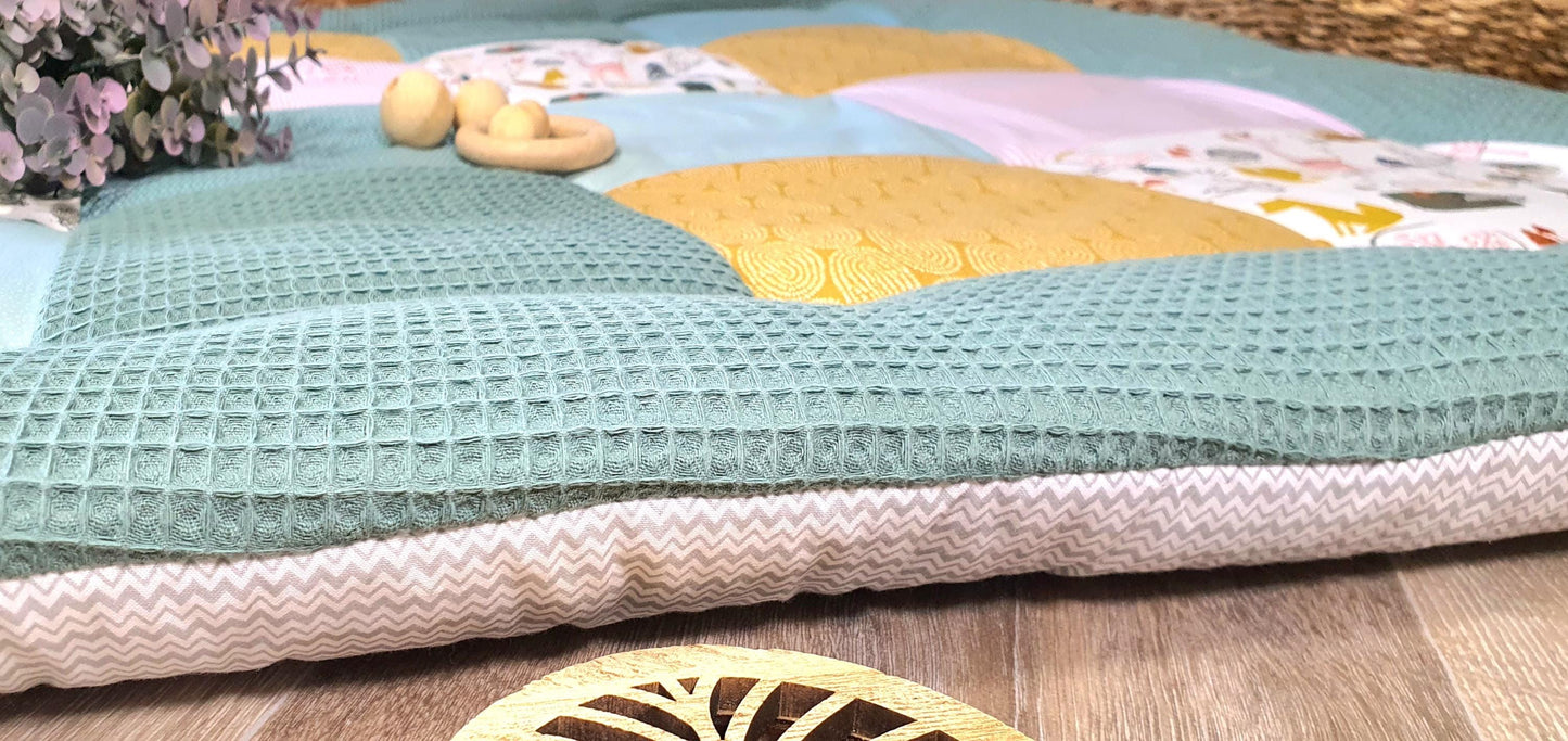 3-4cm dicke Krabbeldecke - Patchwork - Waffelstoff Decke - Babydecke - mit Namen - WALDTIERE Fuchs Reh Igel - petrol altrosa senf