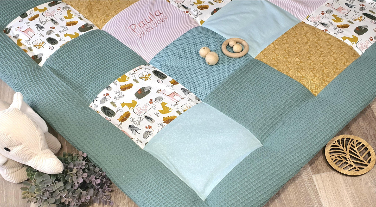 3-4cm dicke Krabbeldecke - Patchwork - Waffelstoff Decke - Babydecke - mit Namen - WALDTIERE Fuchs Reh Igel - petrol altrosa senf