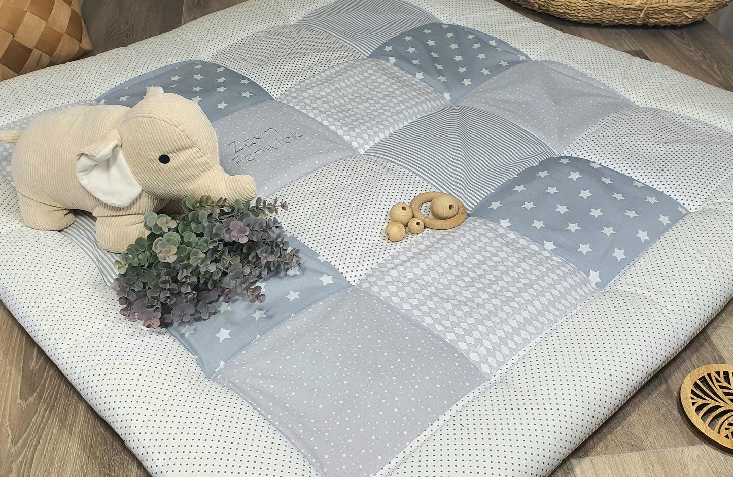 Krabbeldecke - Waffelstoff - Patchwork - Decke - Babydecke - Spieldecke - 3-4cm dick - mit Namensstickerei - ELEFANT hellgrau / beige