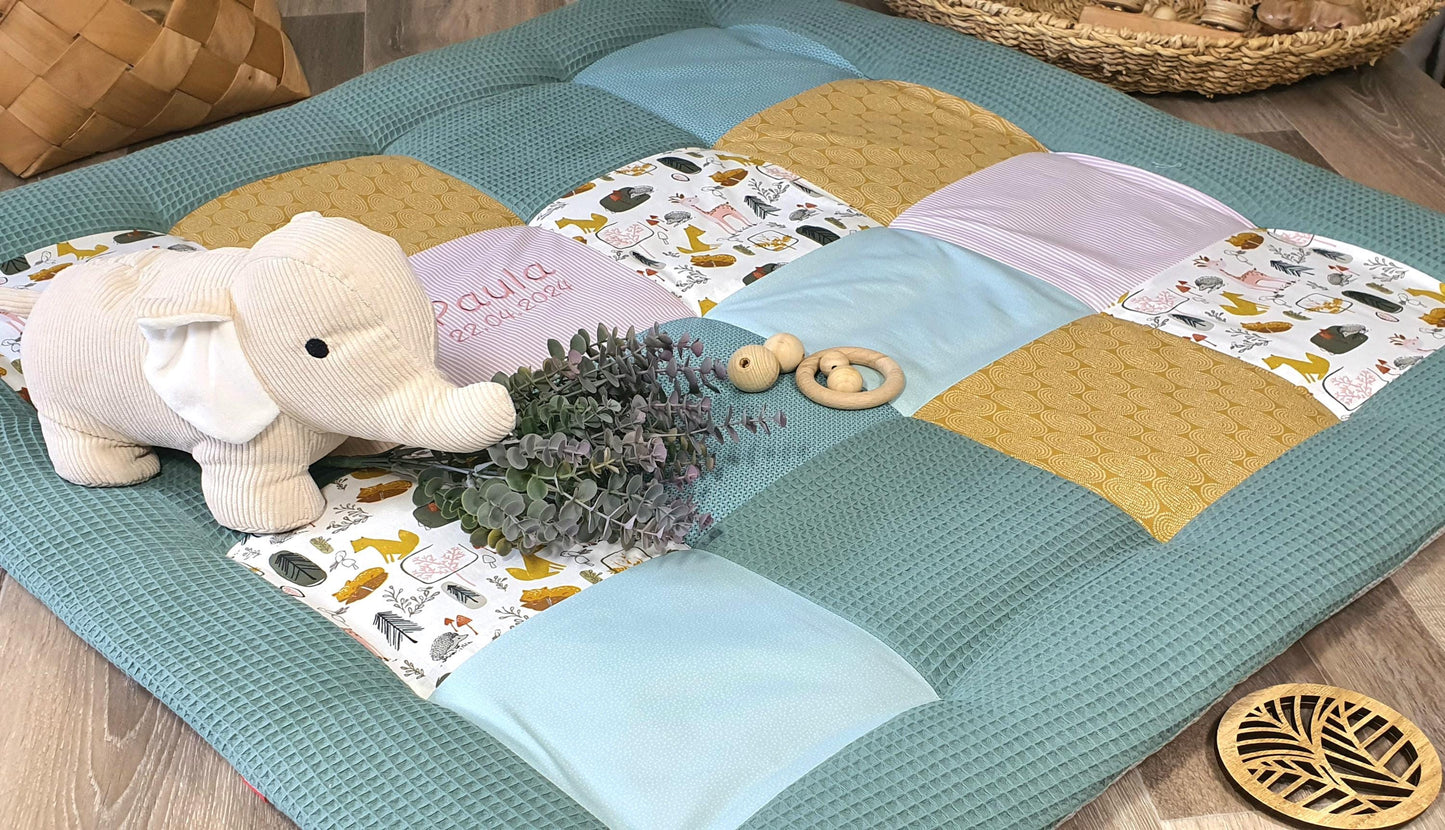 3-4cm dicke Krabbeldecke - Patchwork - Waffelstoff Decke - Babydecke - mit Namen - WALDTIERE Fuchs Reh Igel - petrol altrosa senf