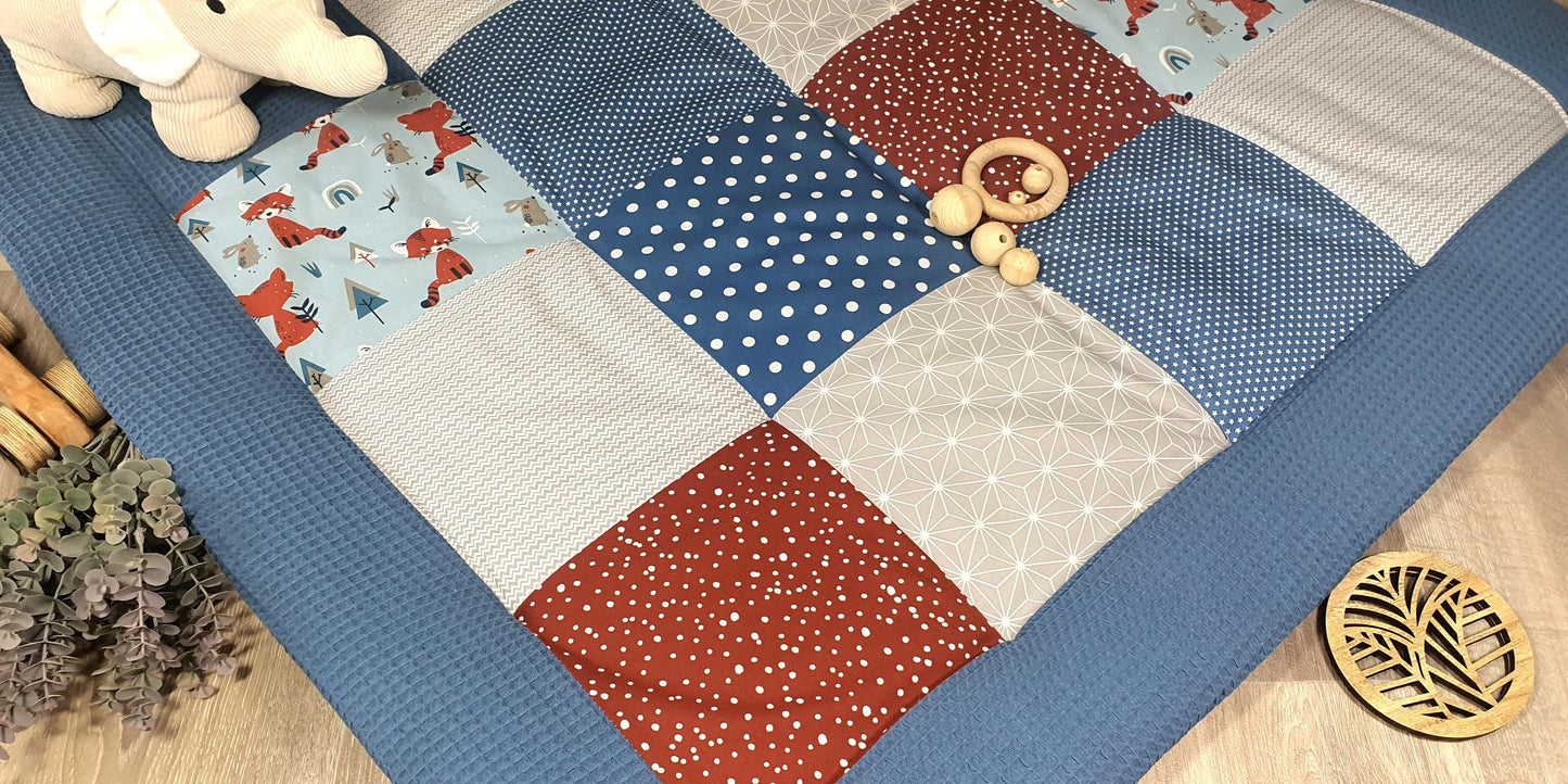 Krabbeldecke - Patchwork - Decke - Babydecke - FUCHS Hase blau/rost/grau - 3-4cm dick - mit Namen / Datum / Uhrzeit / Größe / Gewicht