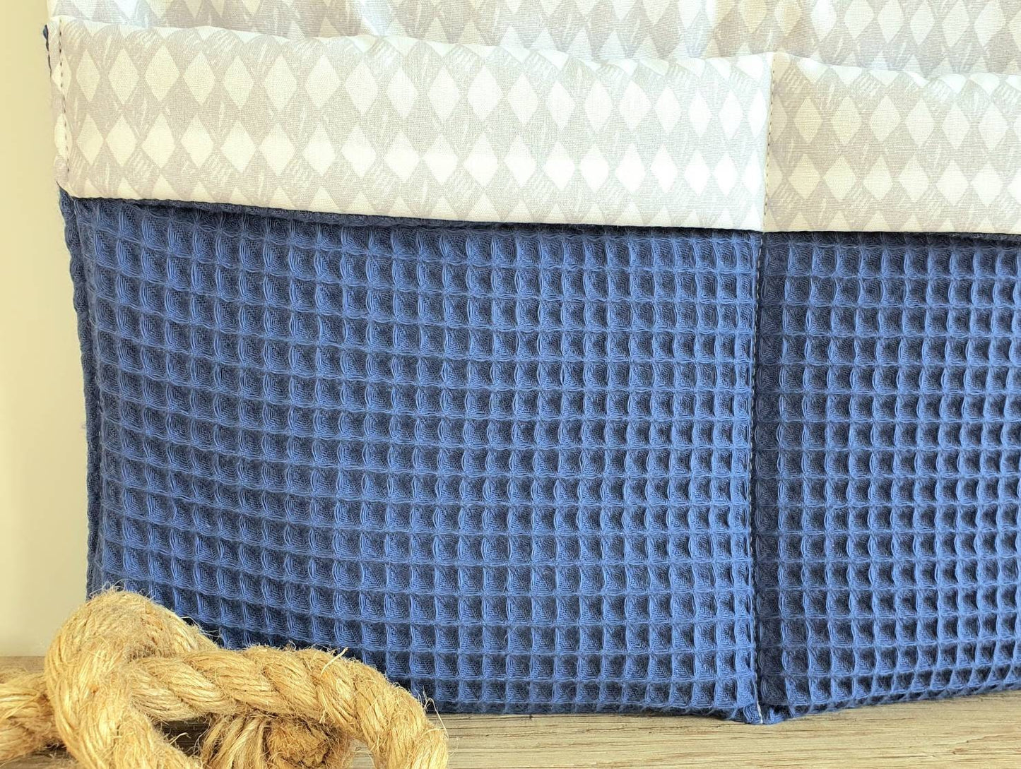 BETTUTENSILO aus Waffelstoff - praktische BETTTASCHE - WANDUNTENSILO - Utensilo für Wickeltisch - Babybett - Laufstall - Organizer jeansblau