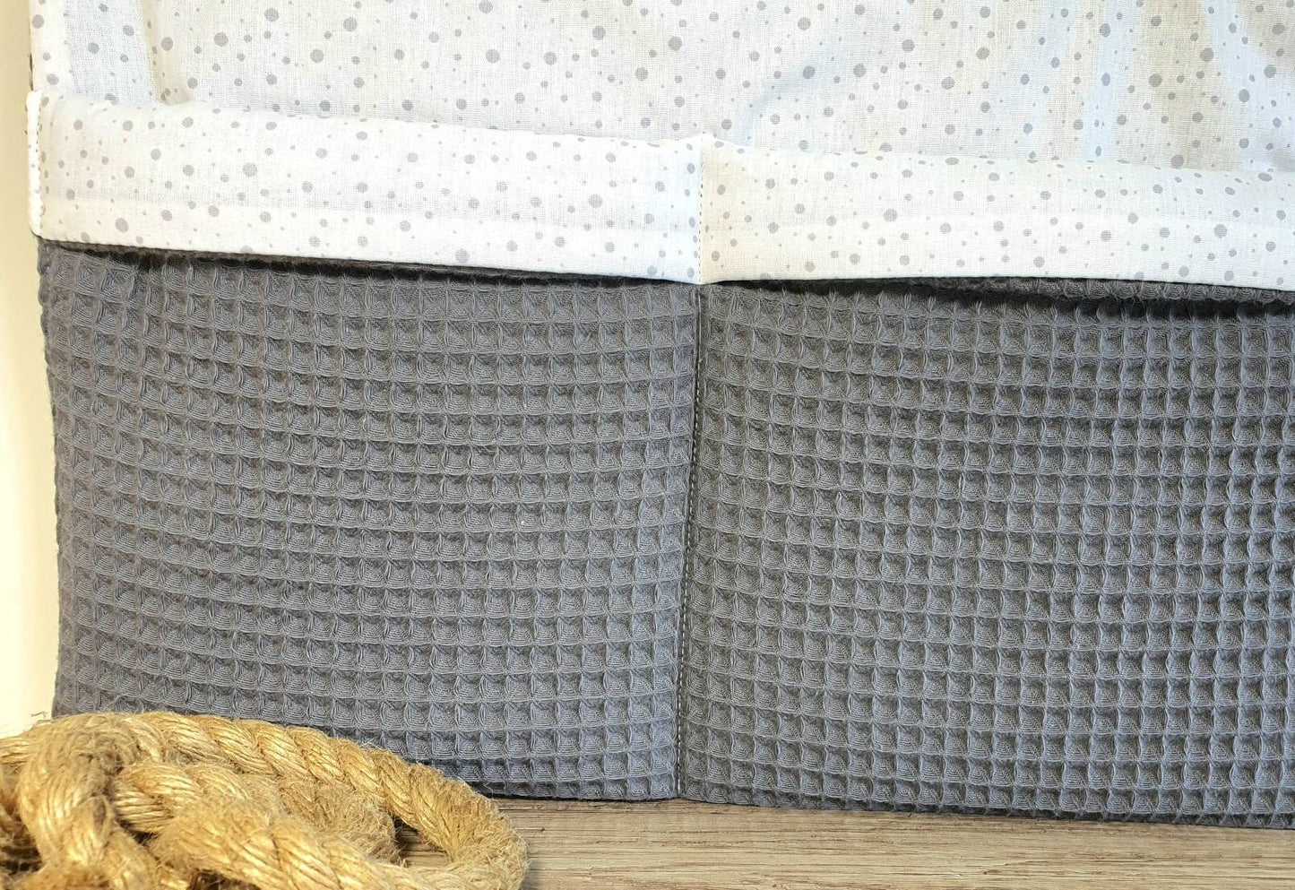 BETTUTENSILO aus Waffelstoff - praktische BETTTASCHE - WANDUNTENSILO - Utensilo für Wickeltisch - Babybett und Laufstall Organizer anthrazit