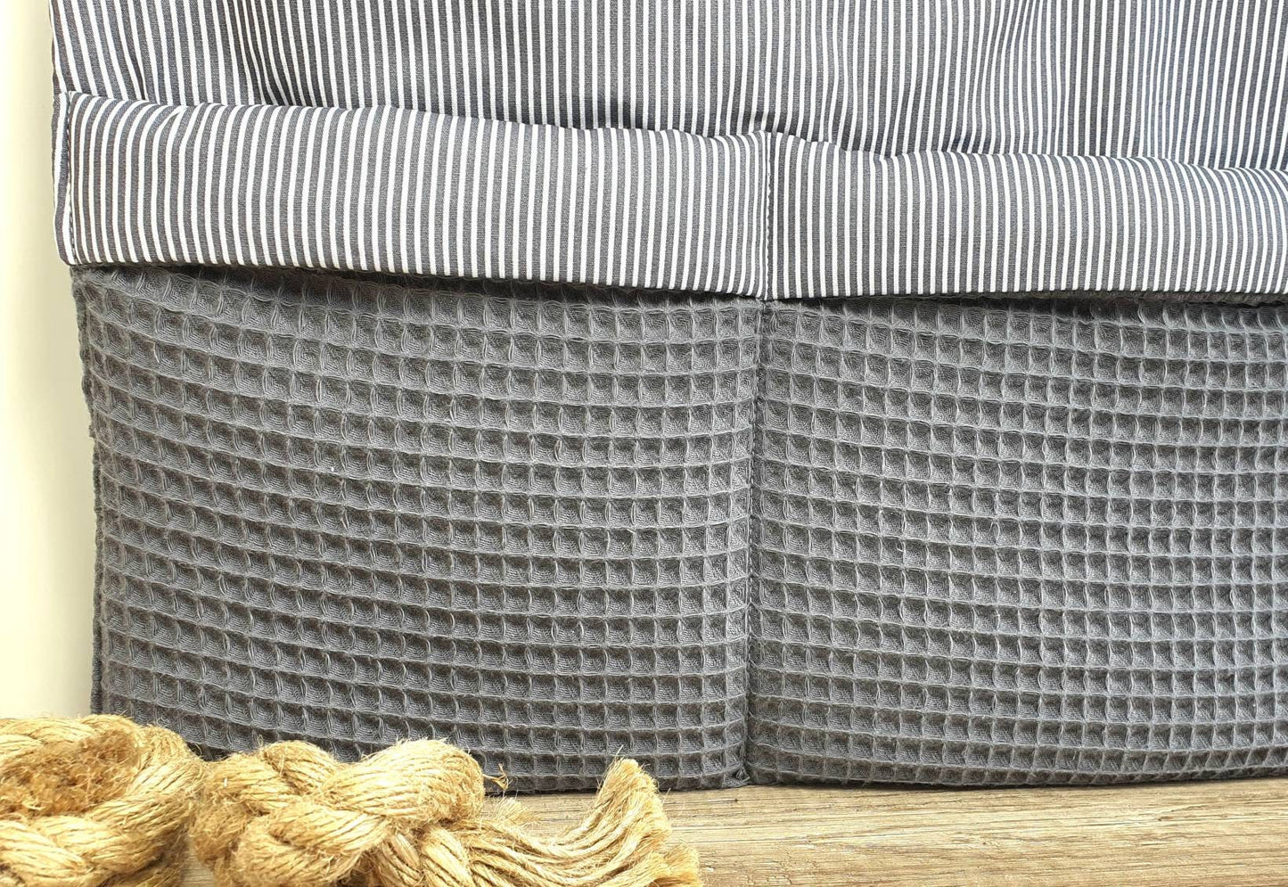 BETTUTENSILO aus Waffelstoff - praktische BETTTASCHE - WANDUNTENSILO - Utensilo für Wickeltisch - Babybett und Laufstall Organizer anthrazit