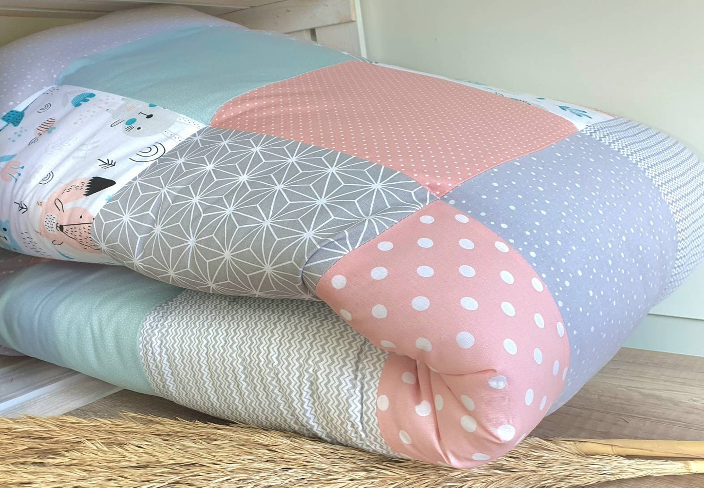 KRABBELDECKE - PATCHWORK - Decke - Babydecke - WALDTIERE puderrosa / hellgrau / mint / weiß - personalisierbar mit Namen / Datum