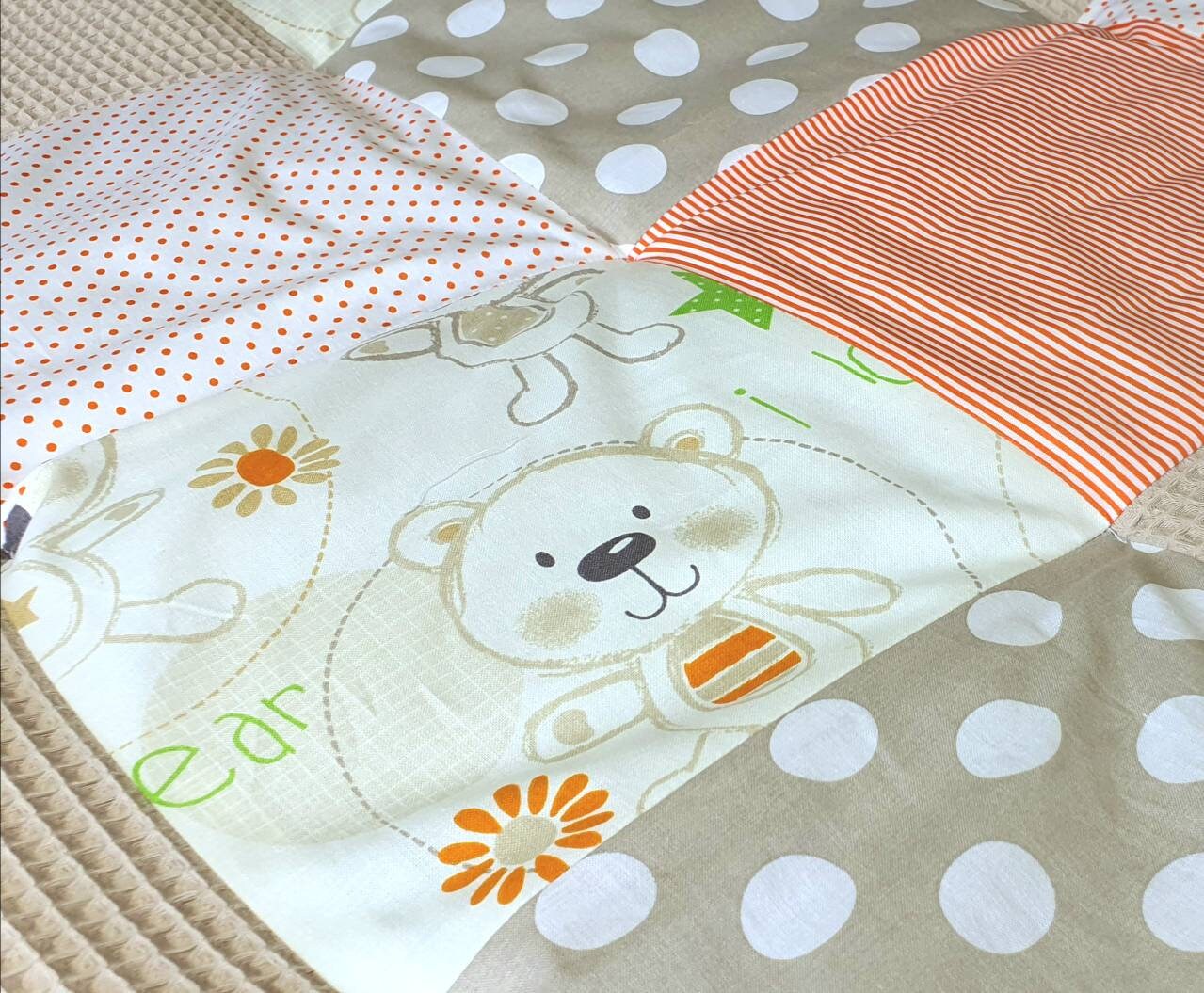 KRABBELDECKE - WAFFELSTOFF- Patchwork - Decke - Babydecke - personalisierbar mit Namen - BÄRCHEN beige | orange | weiß