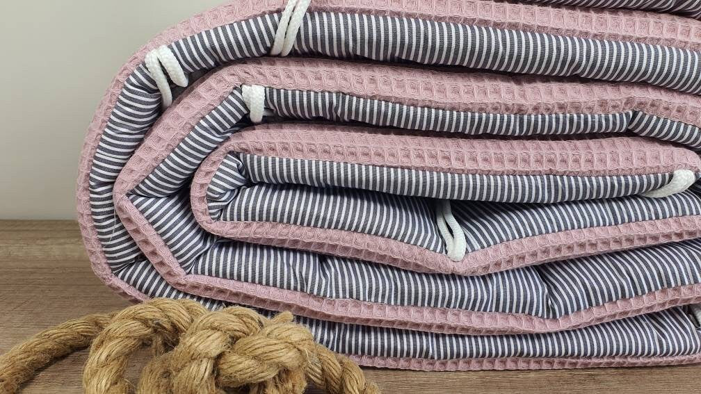 LATTICE UPHOLSTERY - PLAYPEN GRID PROTECTION - Waffle fabric waffle pellique * stripes old pink grey white