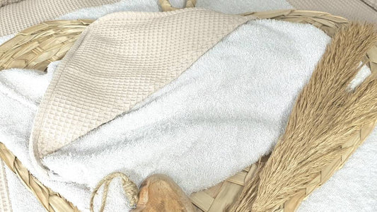 KAPUZENHANDTUCH - BADEPONCHO - Baby - Handtuch - mit Namen - Waffelstoff beige