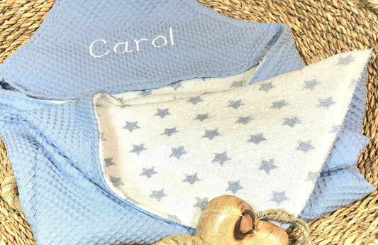 KAPUZENHANDTUCH - BADEPONCHO - Baby - Handtuch - mit Namen - Waffelstoff dustyblue Sterne grau weiß