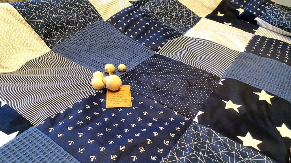 WAFFELPIQUE PATCHWORK DECKE Tagesdecke Kuscheldecke personalisierbar mit Namen dunkelblau hellgrau darkjeans