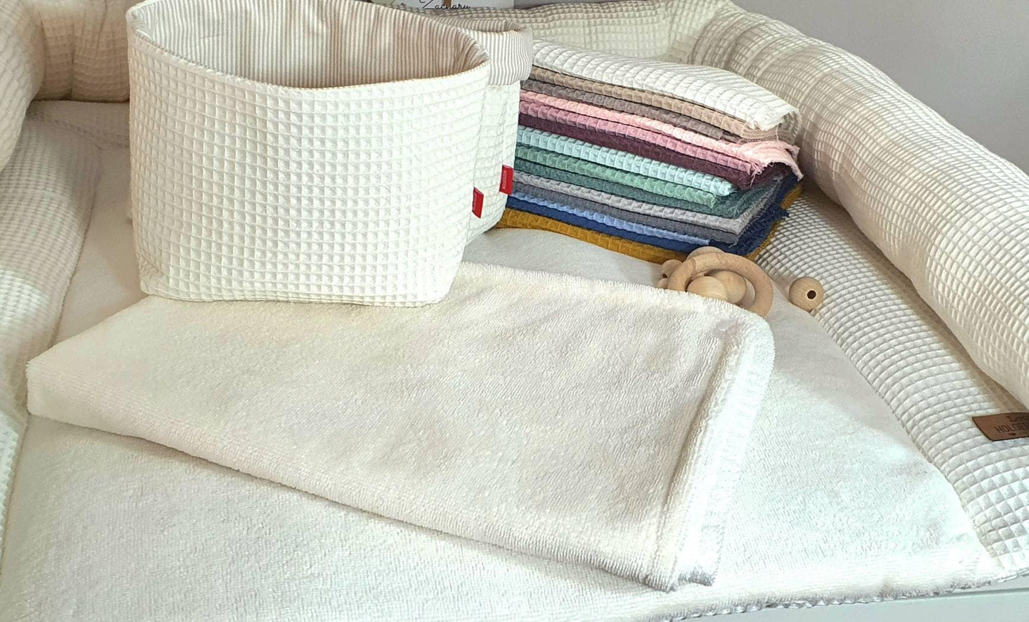 Wickeltischrolle - Musselin und superweicher BambusFrottee - Wickeltischumrandung Kissenrolle - Punkte hellgrau