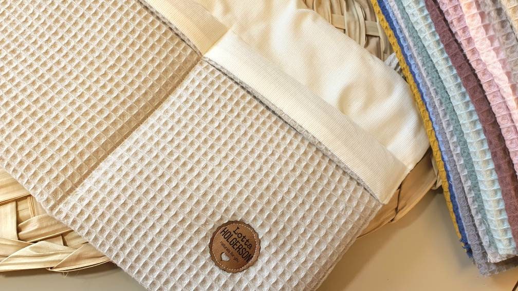 Waffelpique - praktische Betttasche - WANDUTENSILO - Organizer für Wickeltisch, Babybett - Waffelpique BEIGE Baby Cord Creme