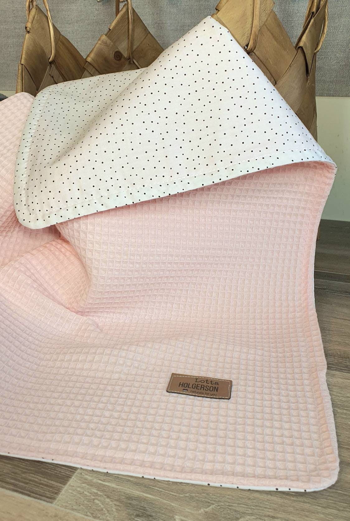 Babydecke Waffelpiqué / Kuscheldecke Waffelstoff / Personalisierbar mit Namen / Kinderwagendecke / Geschenk Geburt / puderrosa Tupfen
