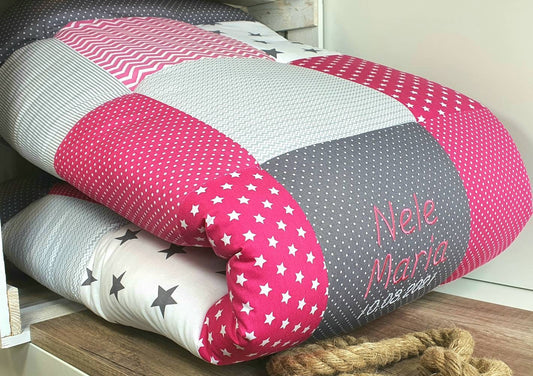 Krabbeldecke - Patchwork - DECKE - Babydecke - Sterne puderrosa/grau/weiß - 3-4cm dick - mit Namen / Datum / Uhrzeit / Größe / Gewicht