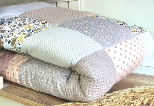 3-4cm dicke Krabbeldecke - Waffelstoff Patchwork - mit Namen - 100x100cm - 120x120cm - FLORAL taupe beige weiß
