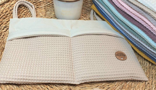 Waffelpique - praktische Betttasche - WANDUTENSILO - Organizer für Wickeltisch, Babybett, Laufstall BEIGE Streifen