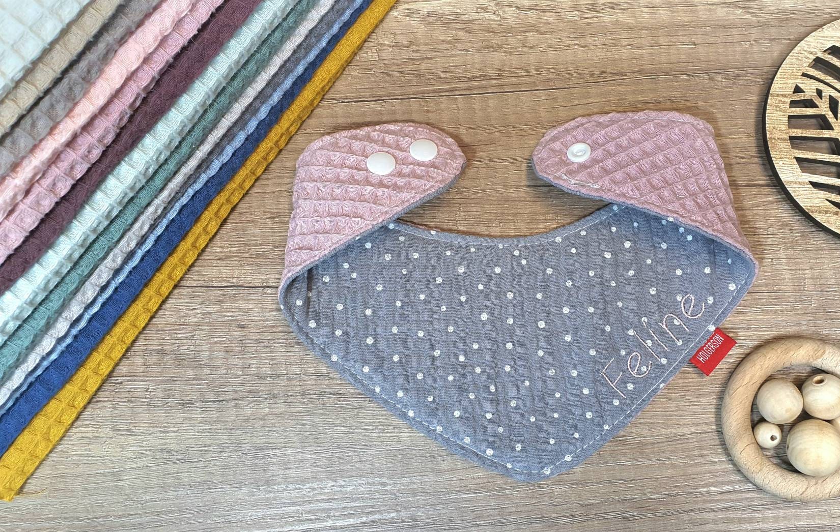 HALSTUCH, DREIECKSTUCH aus Waffelstoff / Musselin Wende-Halstuch, Sabbertuch für Baby & Kleinkind - personalisierbar mit NAMEN altrosa grau