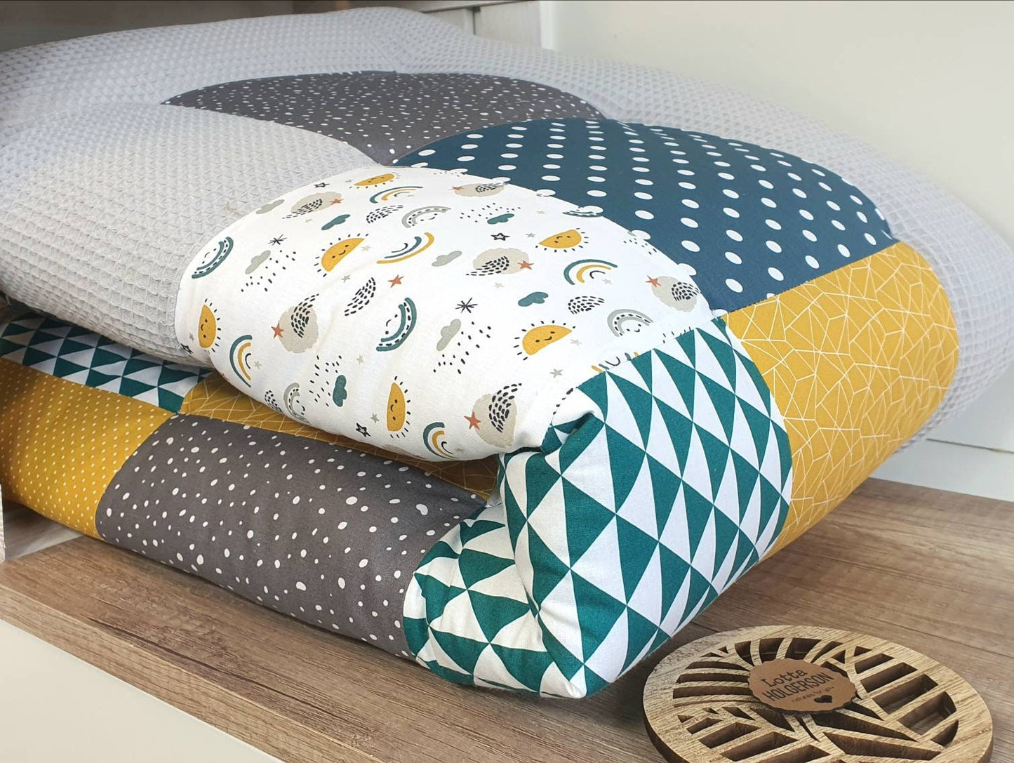 3-4cm dicke Krabbeldecke - Patchwork - Waffelstoff Decke - Babydecke - mit Namen REGEBOGEN petrol senf hellgrau