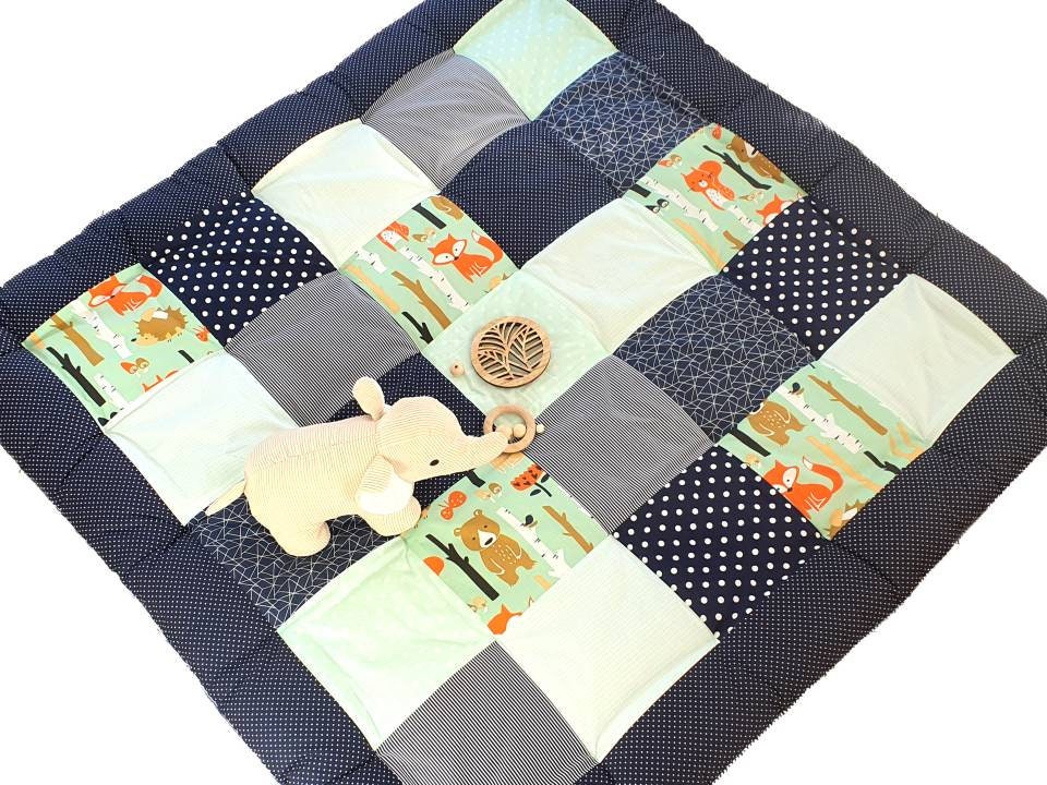 Krabbeldecke - Patchwork - Decke - Babydecke - WALDTIERE dunkelblau / mint / weiß - 3-4cm dick - mit Namen - 100x100cm - 120x120cm