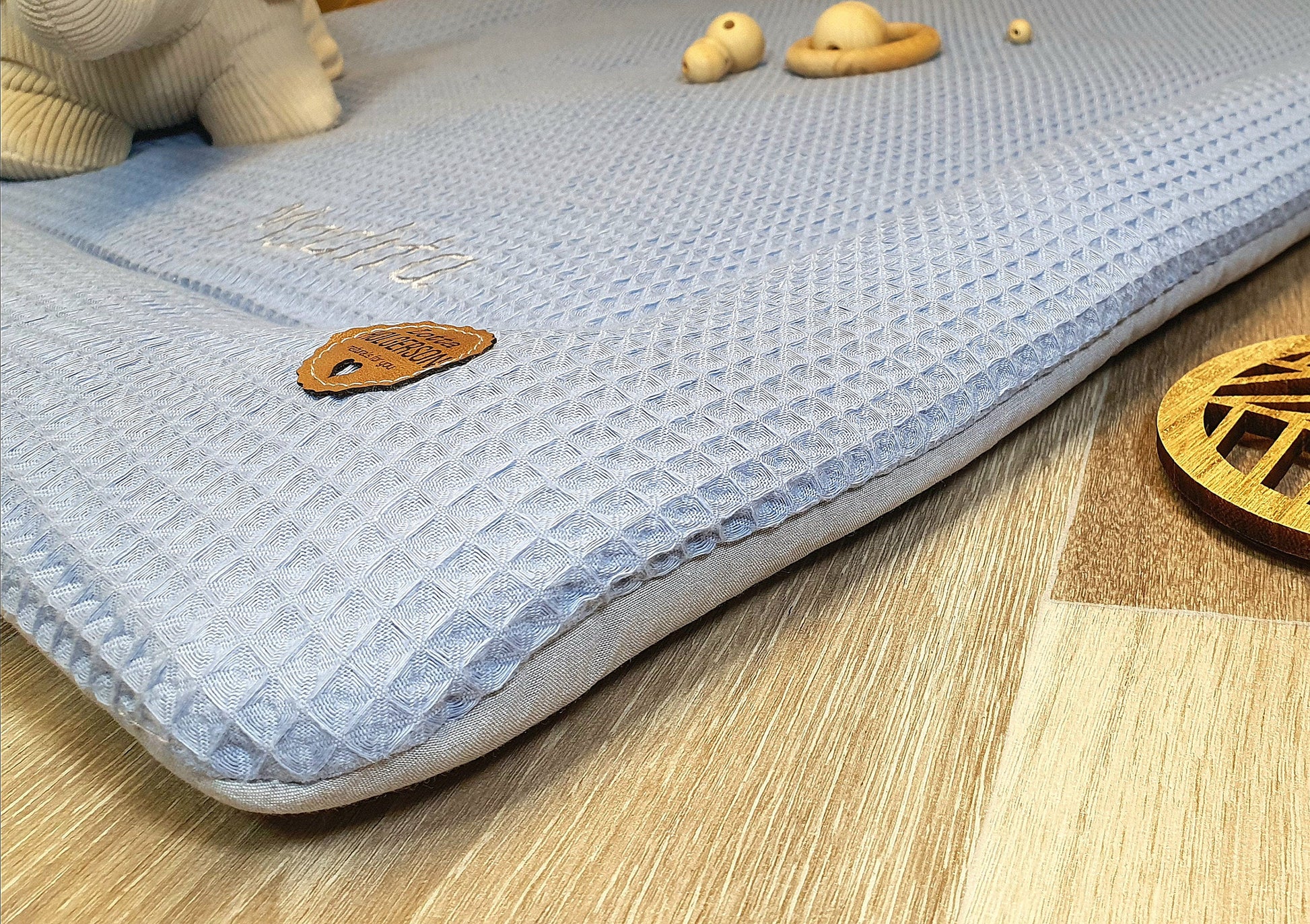 Waffelpique Krabbeldecke Laufstalleinlage Babydecke 3-4cm dick personalisierbar mit Namen DUSTYBLUE
