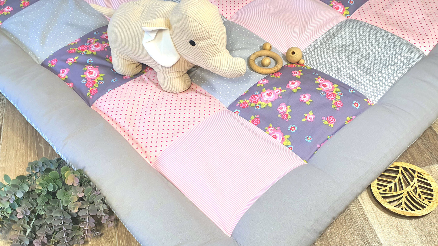 3-4cm dicke Krabbeldecke - Patchwork - DECKE - Babydecke - Rosa/Taupe/Weiß - mit Namen / Datum / Uhrzeit / Größe / Gewicht