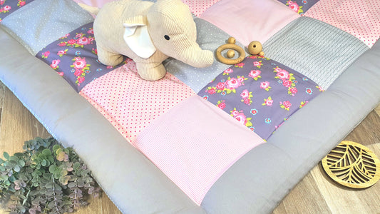 3-4cm dicke Krabbeldecke - Patchwork - DECKE - Babydecke - Rosa/Taupe/Weiß - mit Namen / Datum / Uhrzeit / Größe / Gewicht