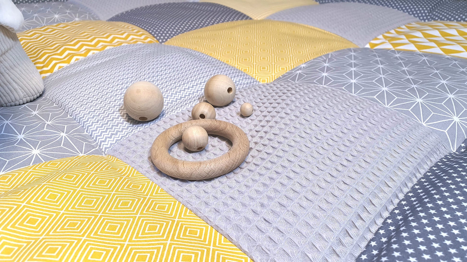 3-4cm dicke Krabbeldecke - Patchwork - Waffelstoff Decke - Babydecke - mit Namen - GEO senf gelb grau
