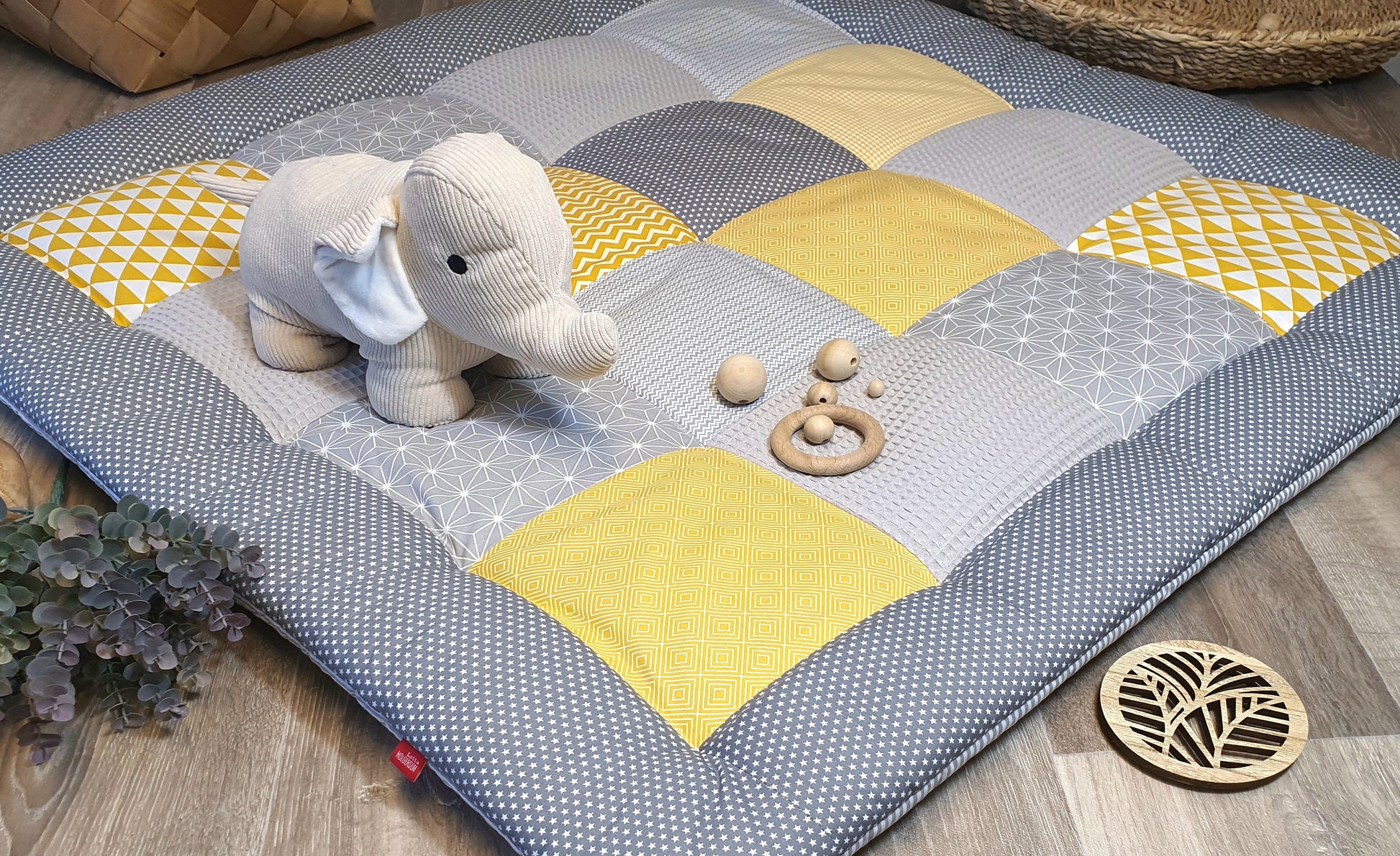 3-4cm dicke Krabbeldecke - Patchwork - Waffelstoff Decke - Babydecke - mit Namen - GEO senf gelb grau