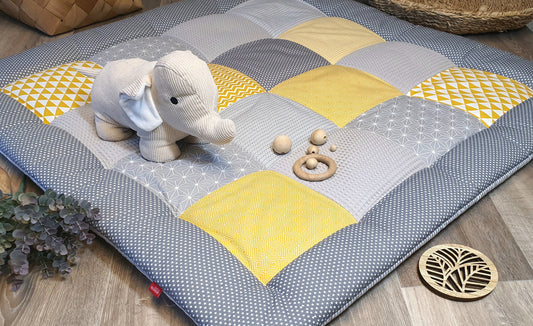 3-4cm dicke Krabbeldecke - Patchwork - Waffelstoff Decke - Babydecke - mit Namen - GEO senf gelb grau
