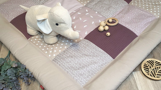 3-4cm dicke Krabbeldecke - Patchwork - Decke - Babydecke - Waffelpique Federn mauve/ altrosa/beige/weiß - mit Namen