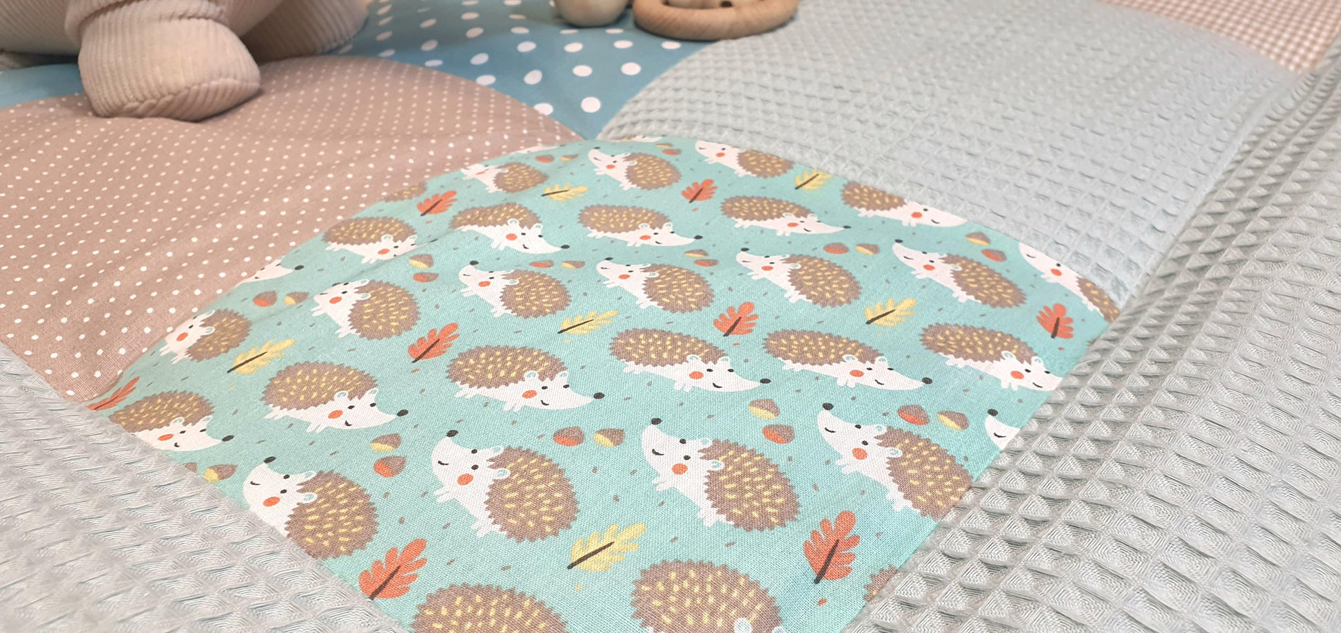3-4cm dicke Krabbeldecke - Patchwork - Waffelstoff Decke - Babydecke - Anker mint/beige/weiß - mit Namen KLEINER IGEL