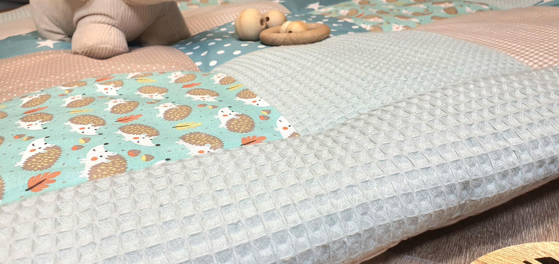 3-4cm dicke Krabbeldecke - Patchwork - Waffelstoff Decke - Babydecke - Anker mint/beige/weiß - mit Namen KLEINER IGEL