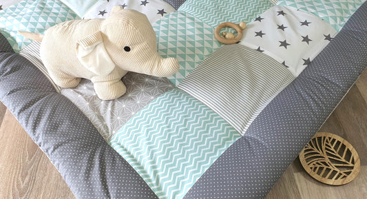 3-4cm dickeKrabbeldecke - Patchwork - DECKE - Babydecke - Mint/Grau/Weiß - mit Namen / Datum / Uhrzeit / Größe / Gewicht