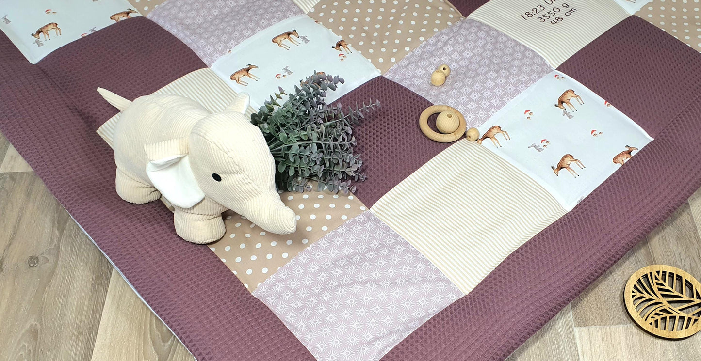 3-4cm dicke Krabbeldecke - Patchwork - Waffelpique Decke - Babydecke - mit Namen personalisierbar - Mauve Beige Tiere Giraffe